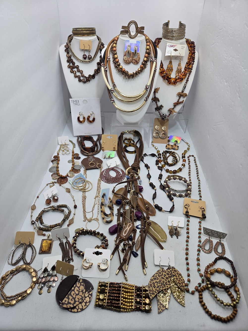 HUGE 50pc Vintage & Modern Jewelry Lot CHICO'S, KENDRA SCOTT Necklace Earrings